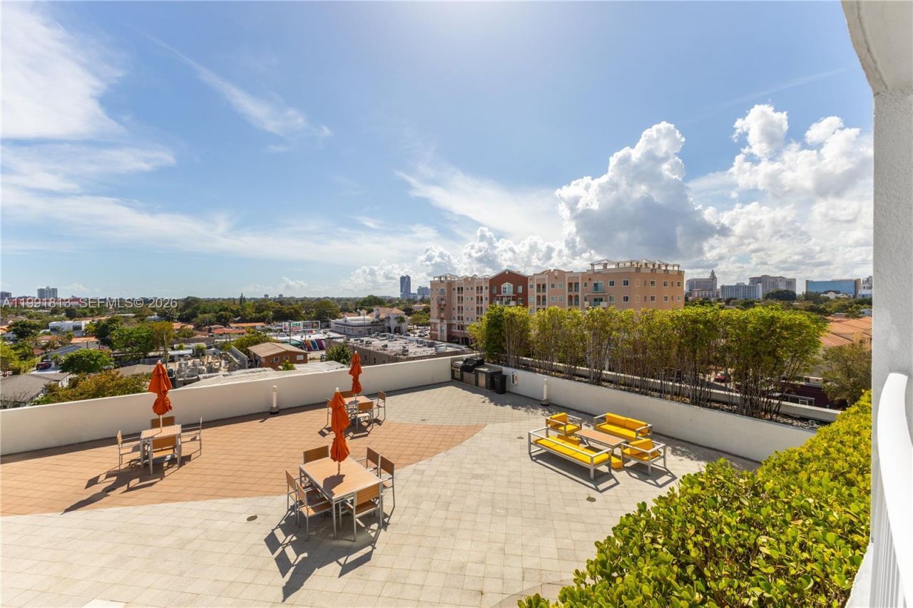 3180 SW 22nd St, Unit 601, Miami, FL 33145 Photo