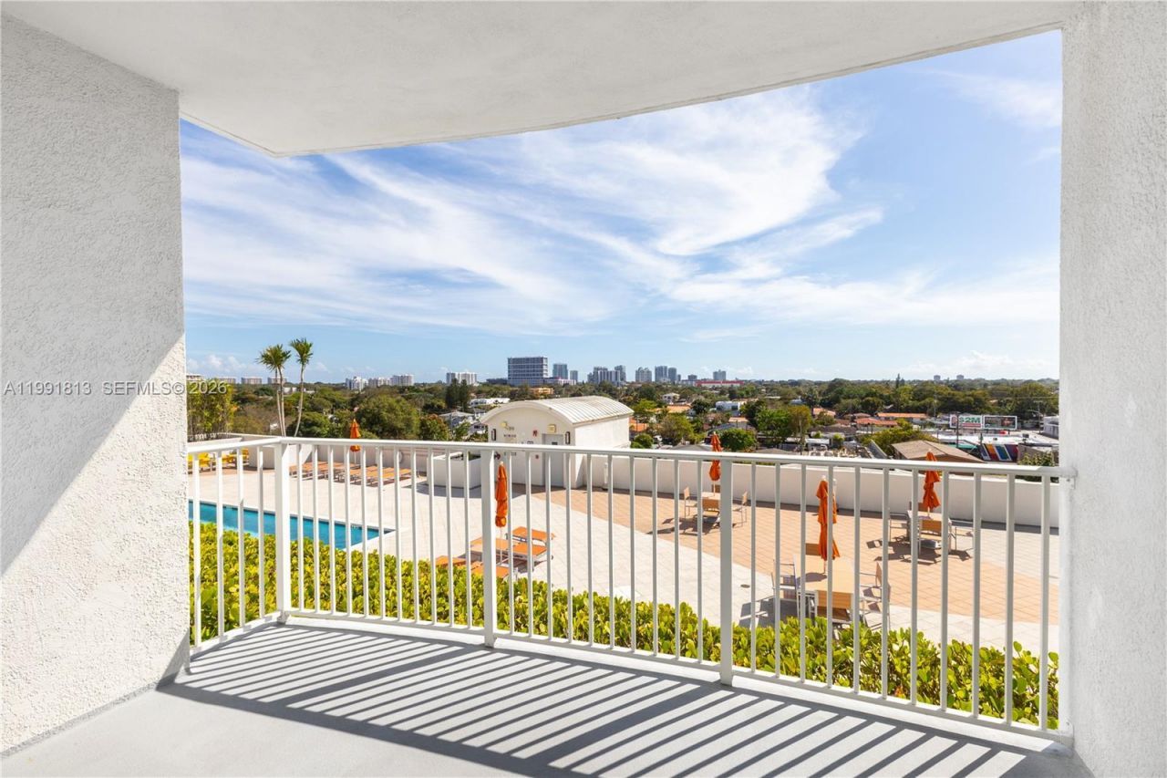 3180 SW 22nd St, Unit 601, Miami, FL 33145 Photo