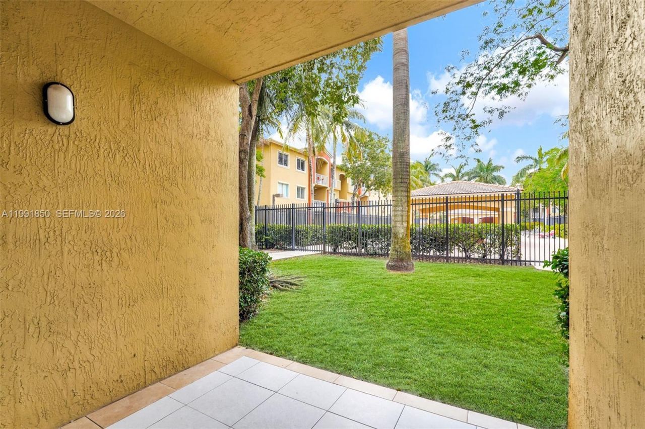 7085 Nova Dr , Unit 128, Davie, FL 33317 Photo