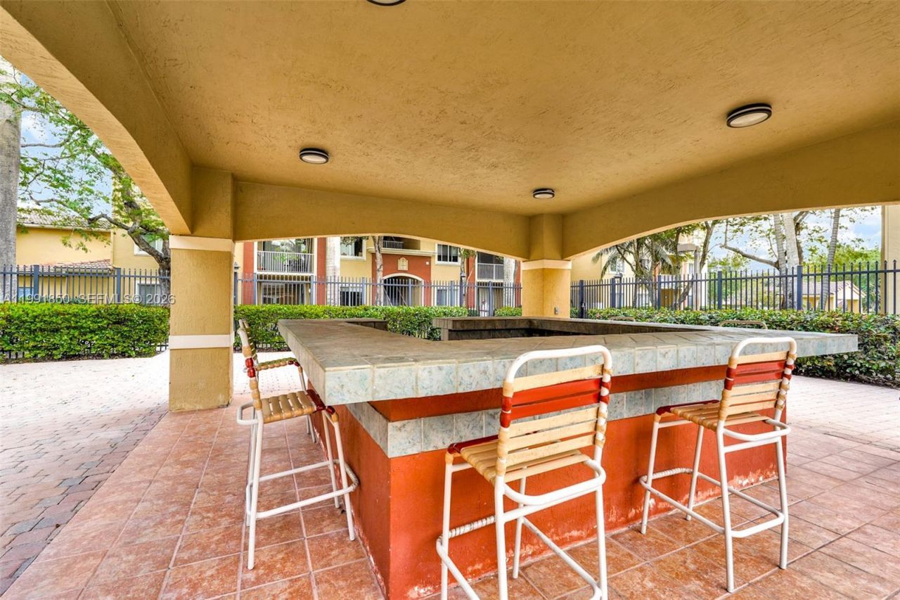 7085 Nova Dr , Unit 128, Davie, FL 33317 Photo