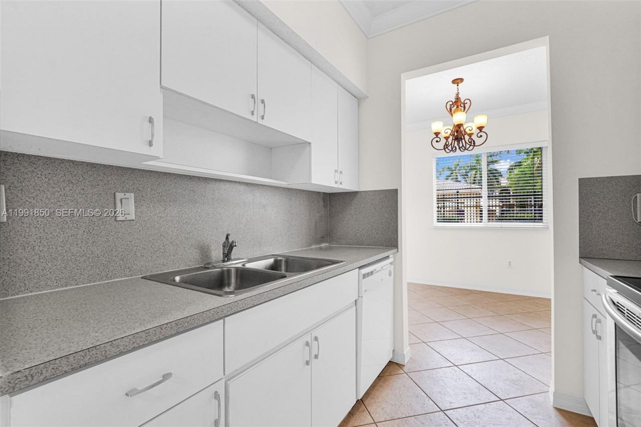 7085 Nova Dr , Unit 128, Davie, FL 33317 Photo