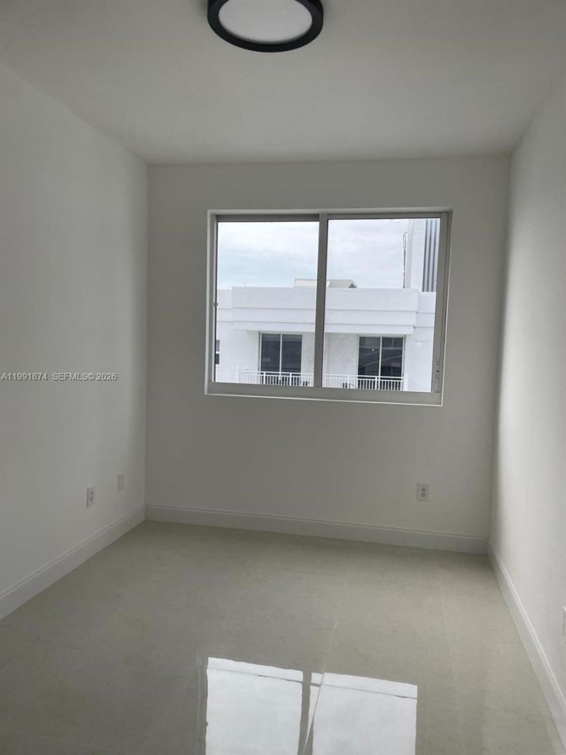 170 SE 14th St , Unit 3005, Miami, FL 33131 Photo