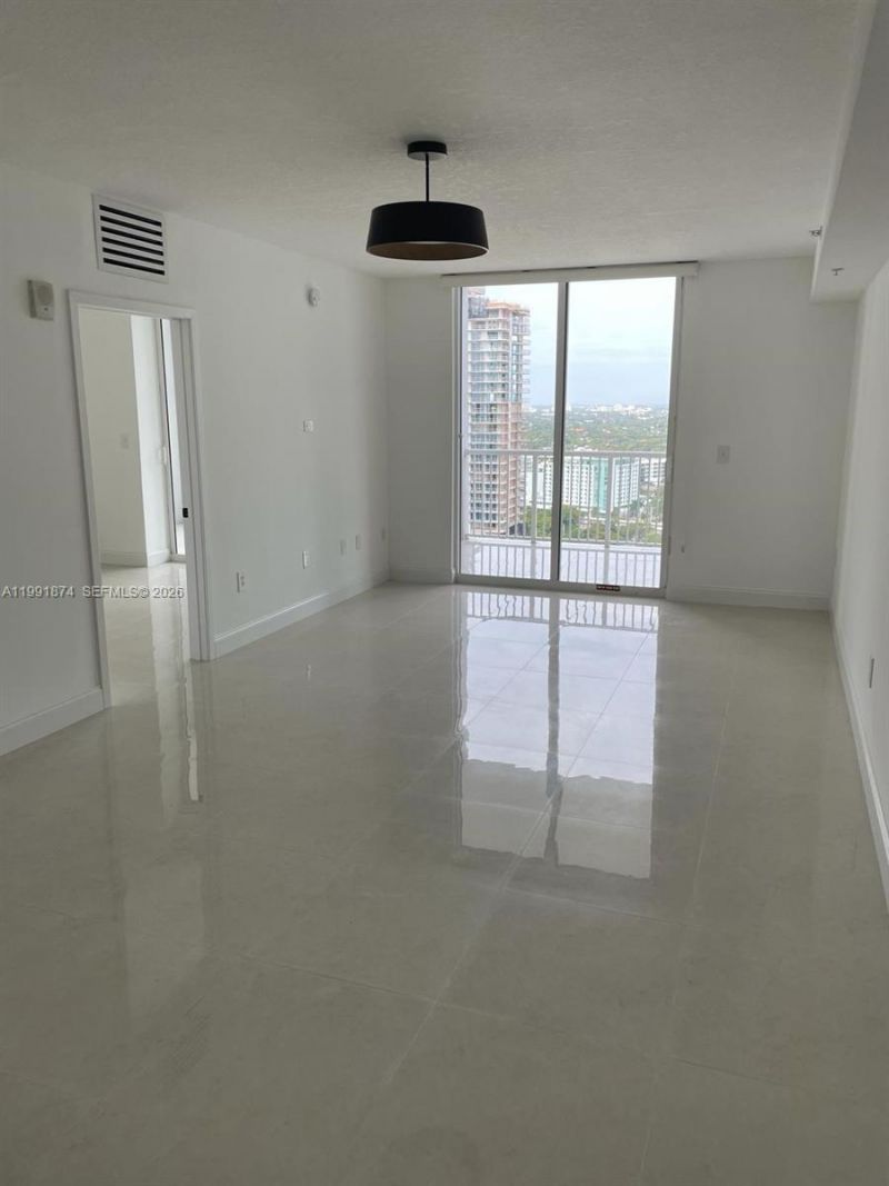 170 SE 14th St , Unit 3005, Miami, FL 33131 Photo