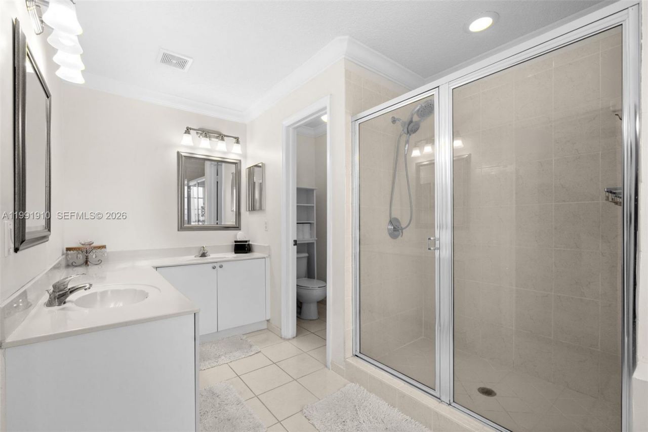 9128 SW 211th Ln, Cutler Bay, FL 33189 Photo