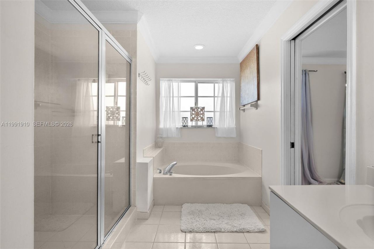 9128 SW 211th Ln, Cutler Bay, FL 33189 Photo