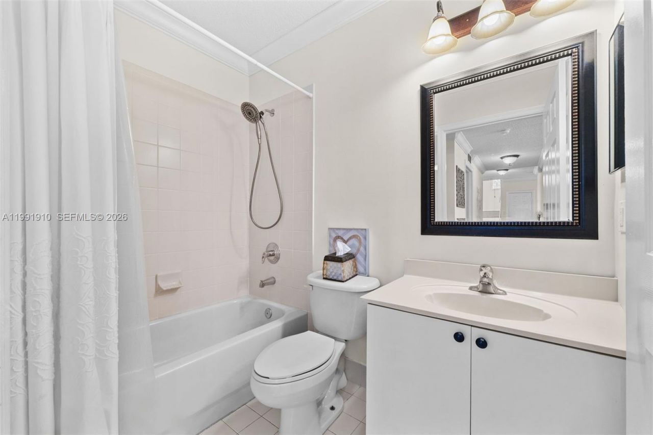 9128 SW 211th Ln, Cutler Bay, FL 33189 Photo