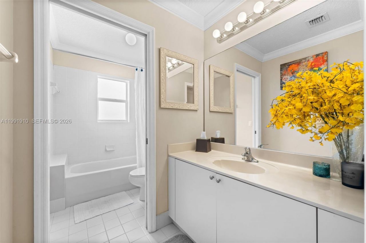 9128 SW 211th Ln, Cutler Bay, FL 33189 Photo