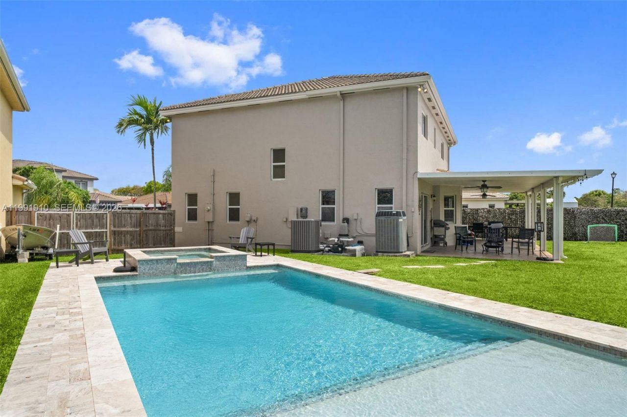 9128 SW 211th Ln, Cutler Bay, FL 33189 Photo