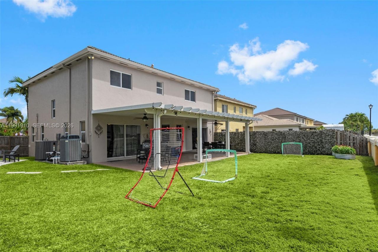 9128 SW 211th Ln, Cutler Bay, FL 33189 Photo