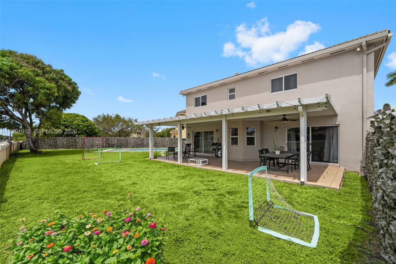 9128 SW 211th Ln, Cutler Bay, FL 33189 Photo