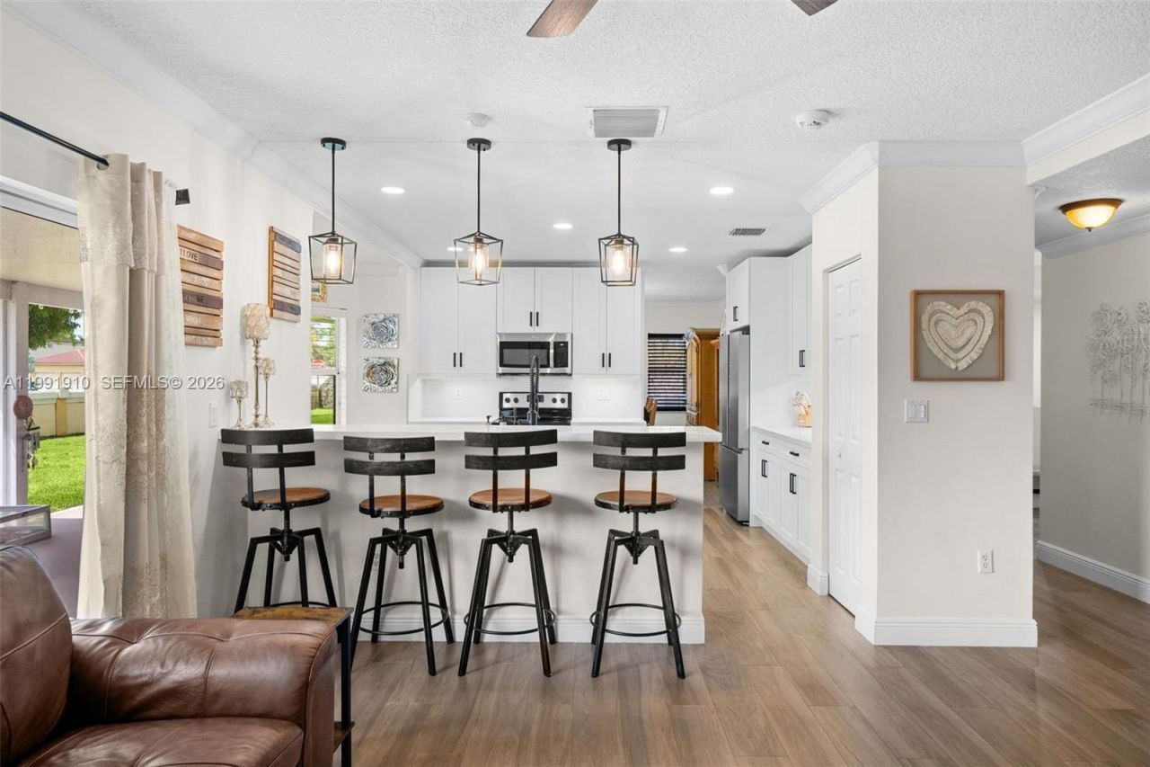 9128 SW 211th Ln, Cutler Bay, FL 33189 Photo