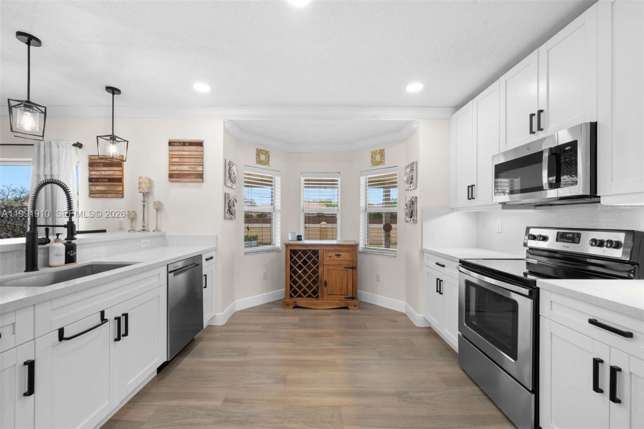 9128 SW 211th Ln, Cutler Bay, FL 33189 Photo