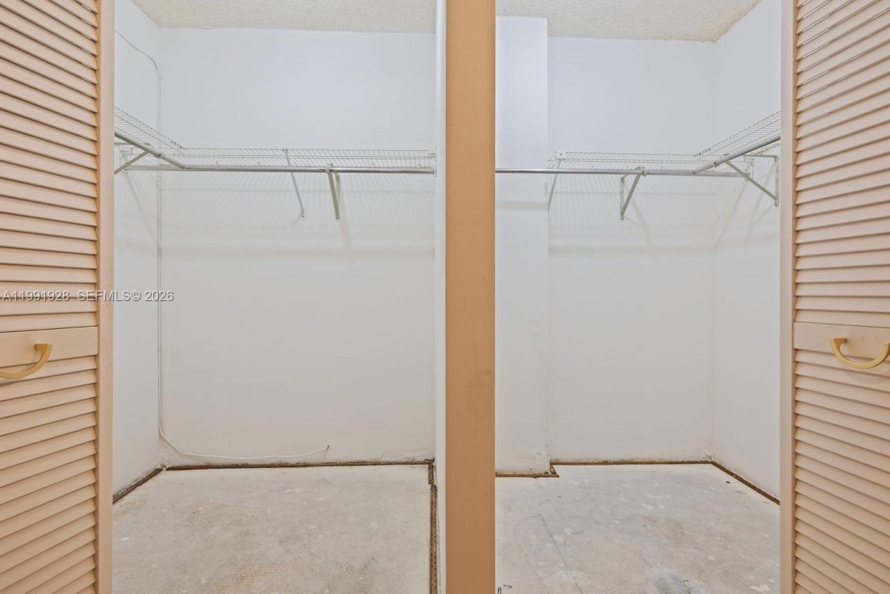 665 NE 195th St , Unit 222, Miami, FL 33179 Photo