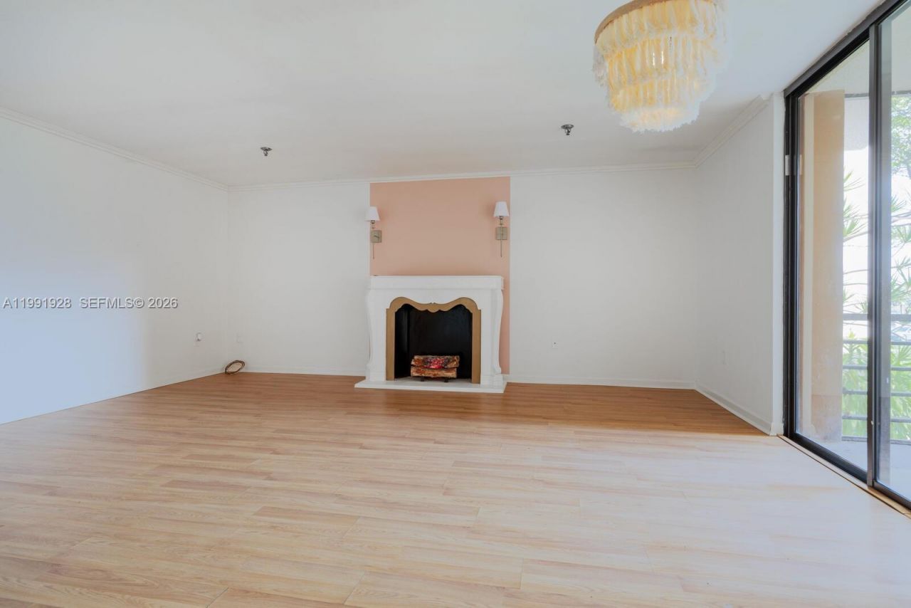 665 NE 195th St , Unit 222, Miami, FL 33179 Photo