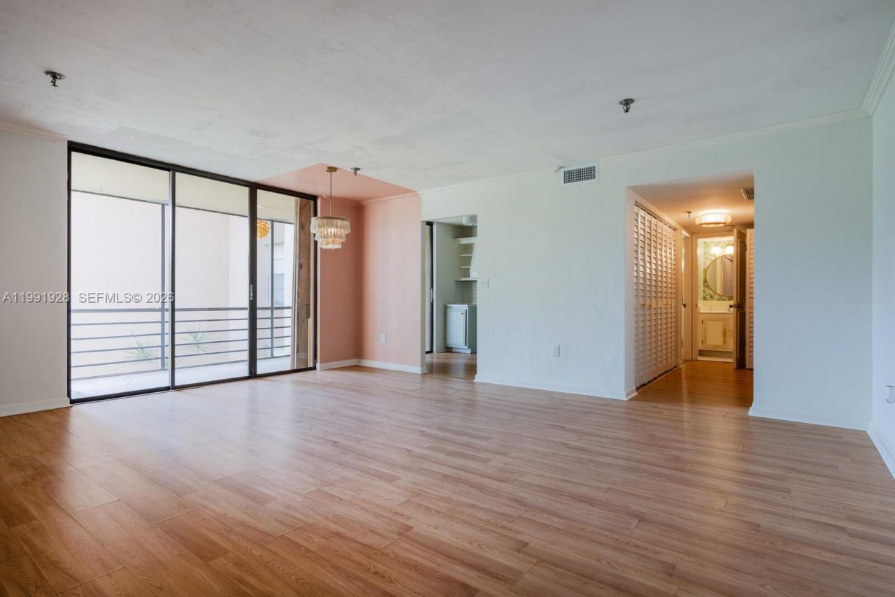 665 NE 195th St , Unit 222, Miami, FL 33179 Photo