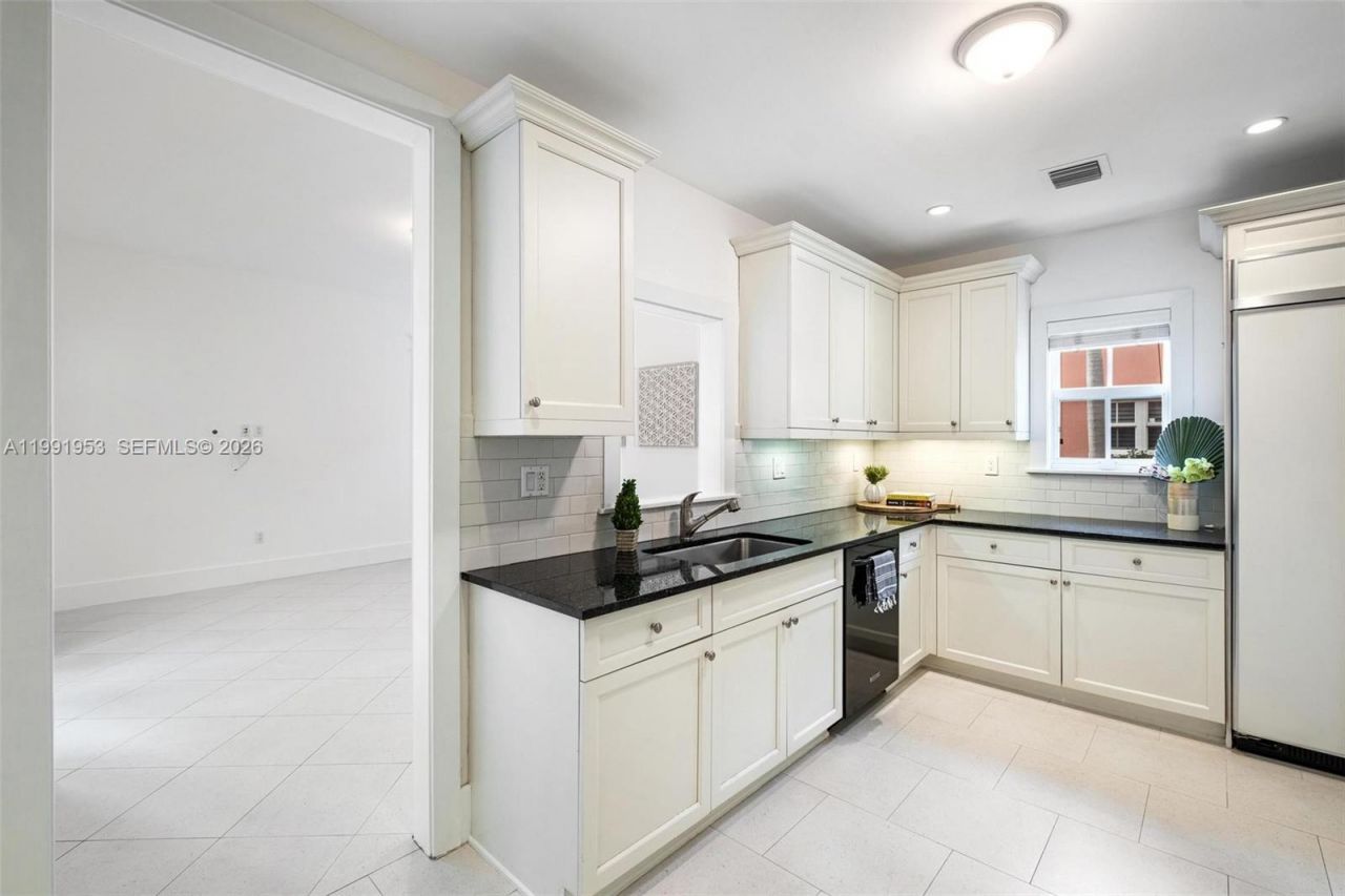 550 Loretto Ave , Unit 16, Coral Gables, FL 33146 Photo