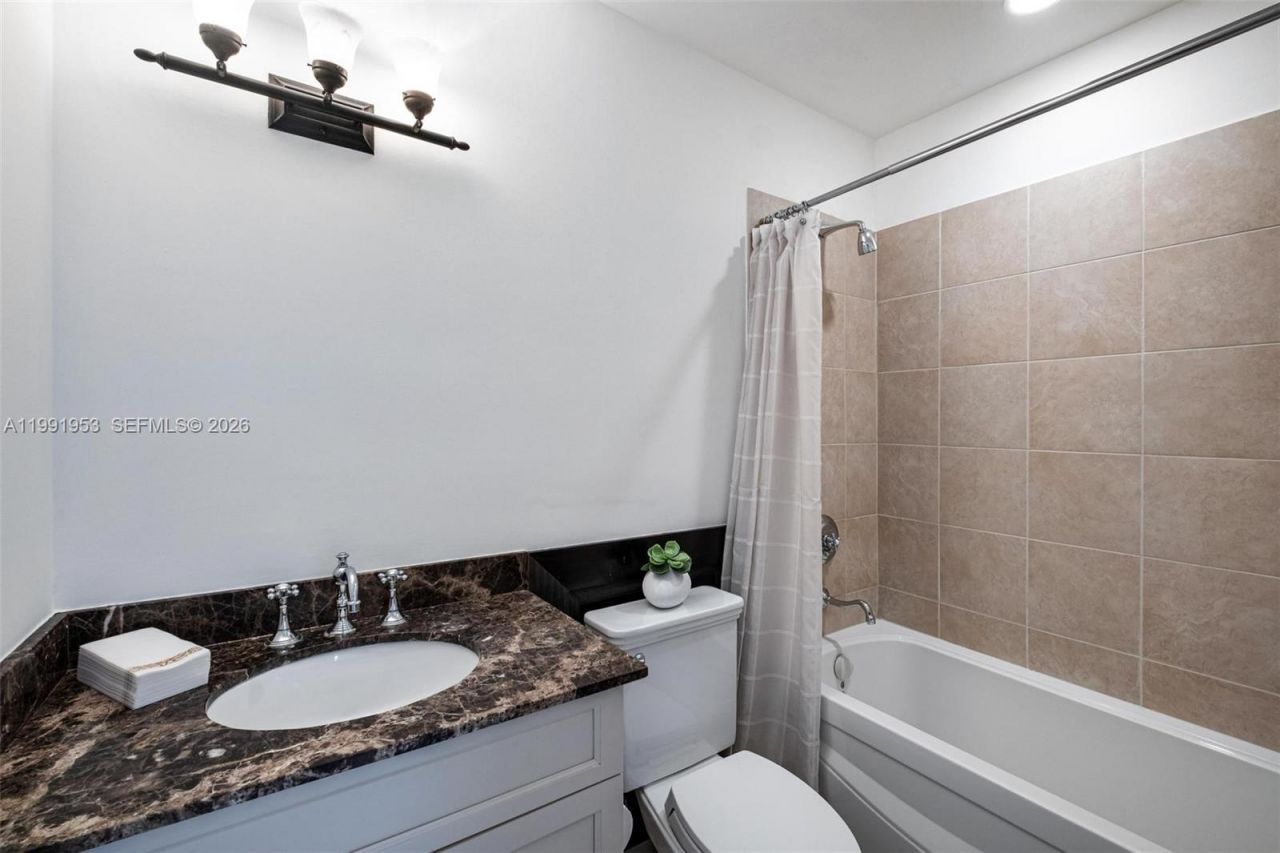 550 Loretto Ave , Unit 16, Coral Gables, FL 33146 Photo