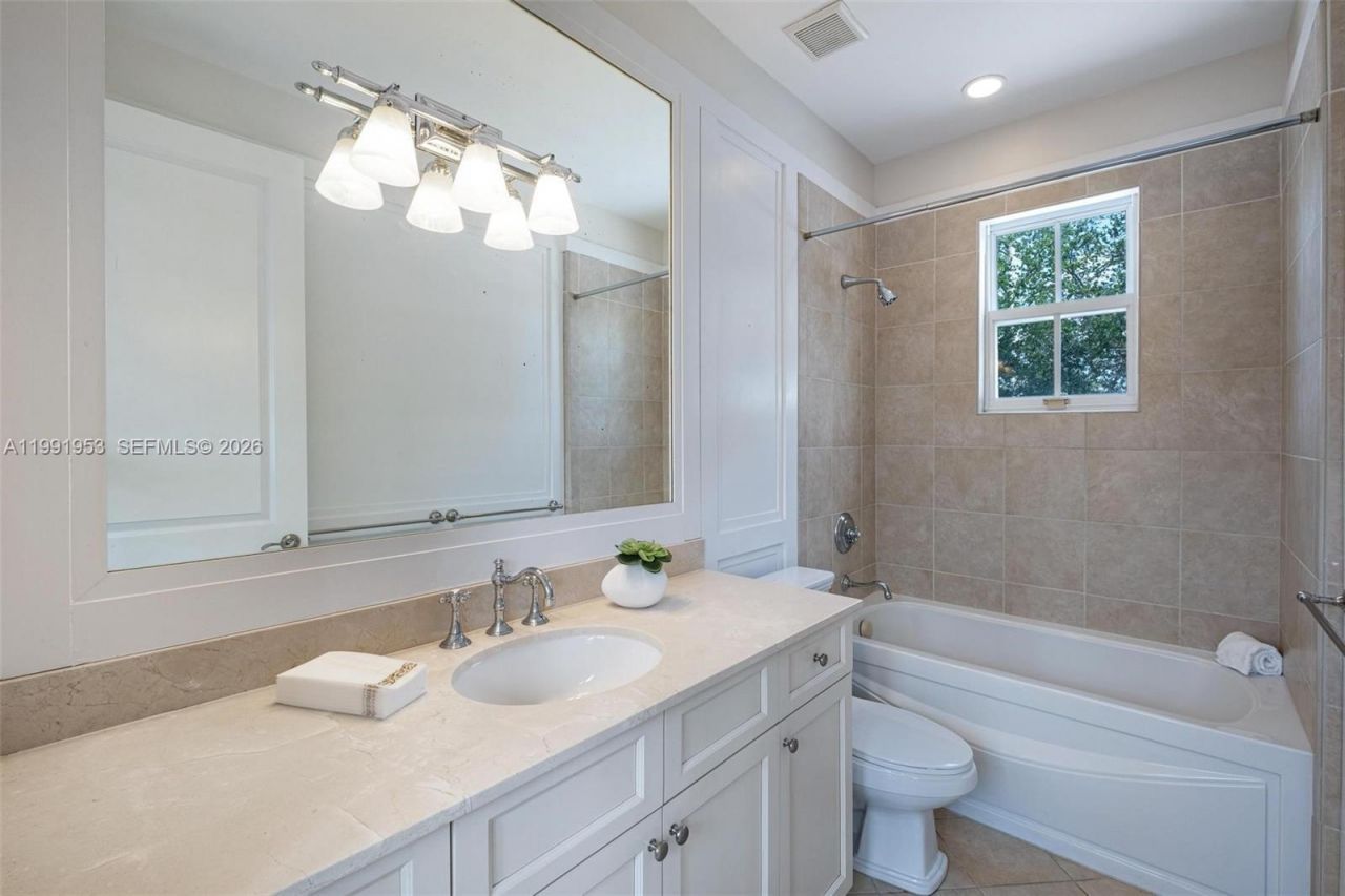 550 Loretto Ave , Unit 16, Coral Gables, FL 33146 Photo