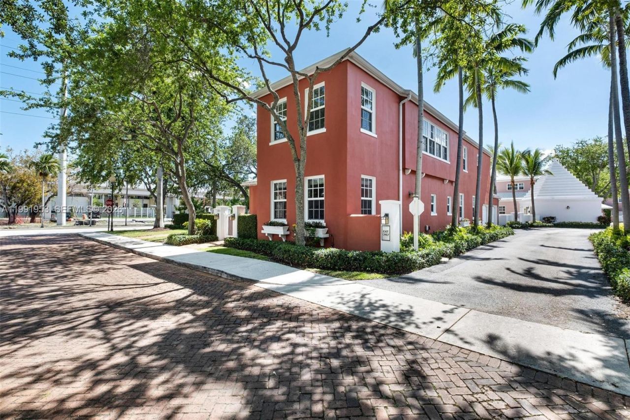 550 Loretto Ave , Unit 16, Coral Gables, FL 33146 Photo