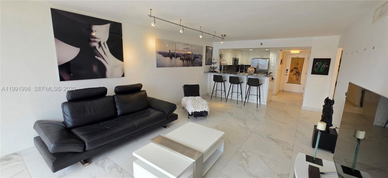 17900 N Bay Rd, Unit 408, Sunny Isles Beach, FL 33160 Photo