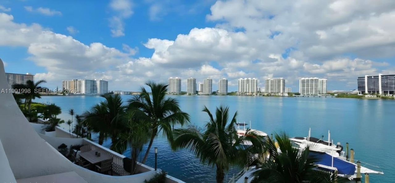 17900 N Bay Rd , Unit 408, Sunny Isles Beach, FL 33160 Photo
