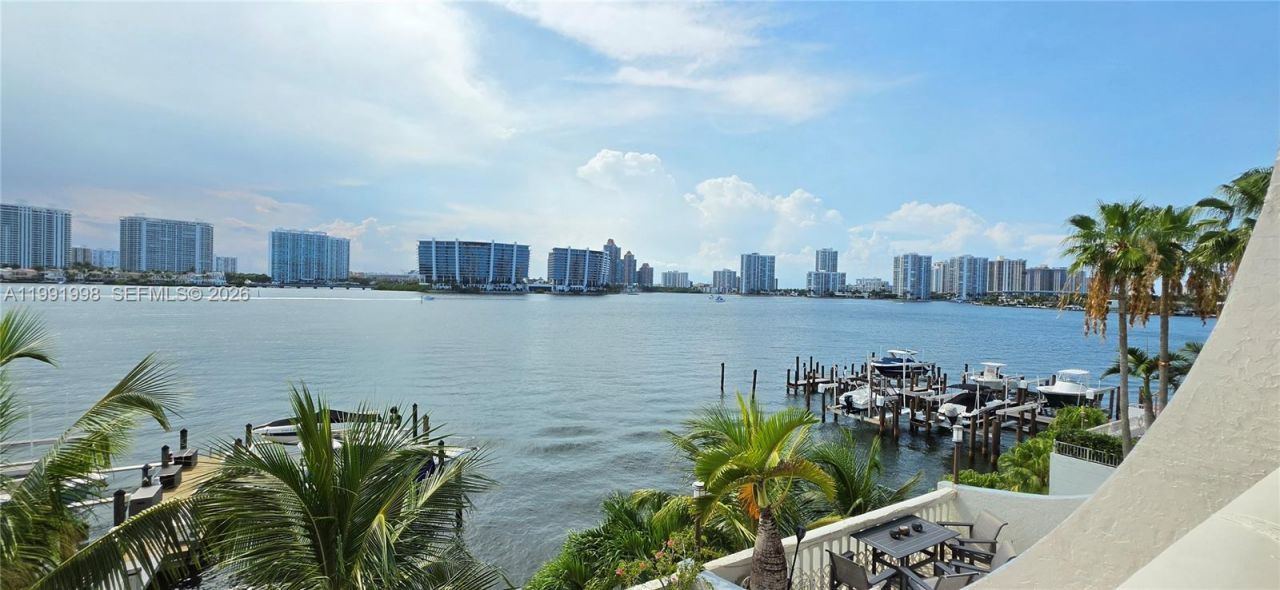 17900 N Bay Rd, Unit 408, Sunny Isles Beach, FL 33160 Photo