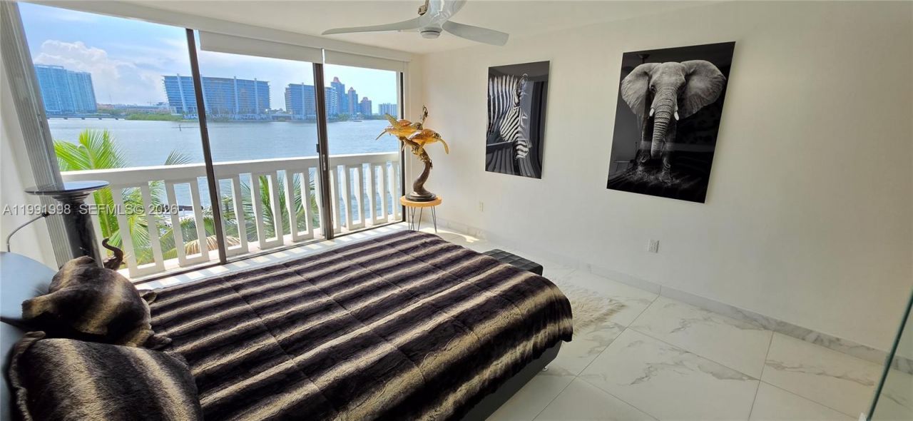17900 N Bay Rd, Unit 408, Sunny Isles Beach, FL 33160 Photo
