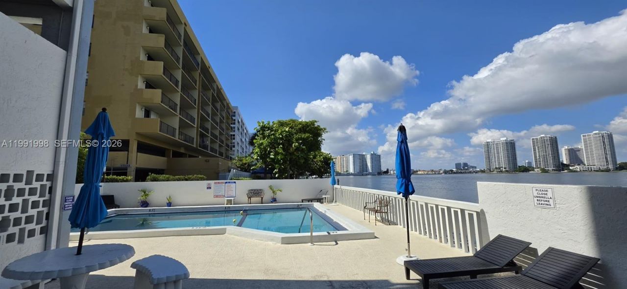 17900 N Bay Rd , Unit 408, Sunny Isles Beach, FL 33160 Photo
