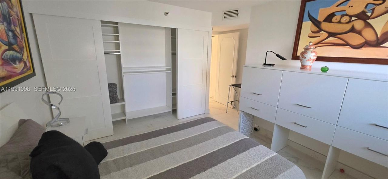 17900 N Bay Rd, Unit 408, Sunny Isles Beach, FL 33160 Photo