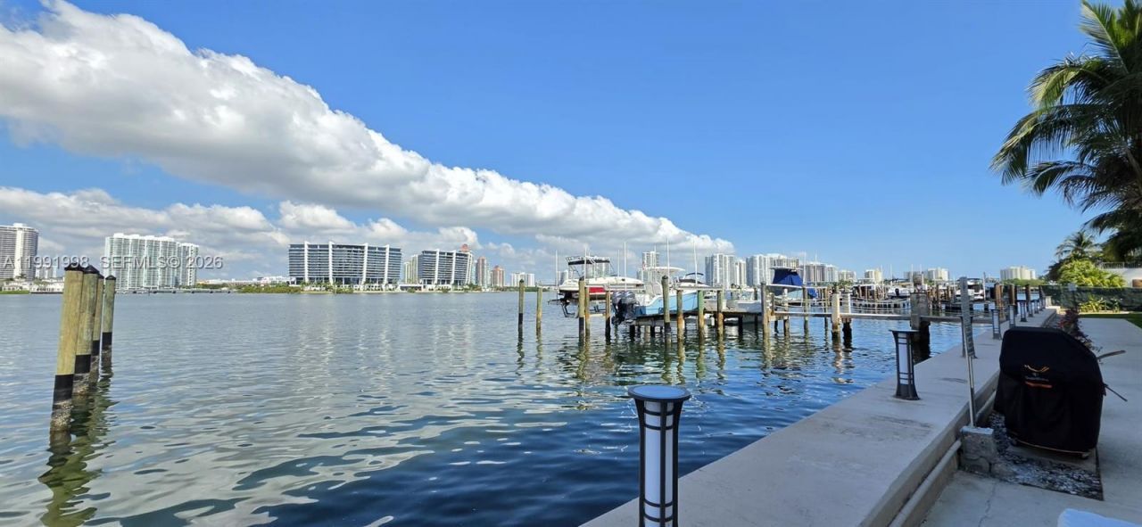 17900 N Bay Rd, Unit 408, Sunny Isles Beach, FL 33160 Photo