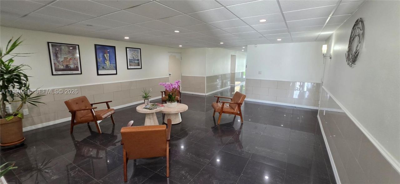 17900 N Bay Rd, Unit 408, Sunny Isles Beach, FL 33160 Photo