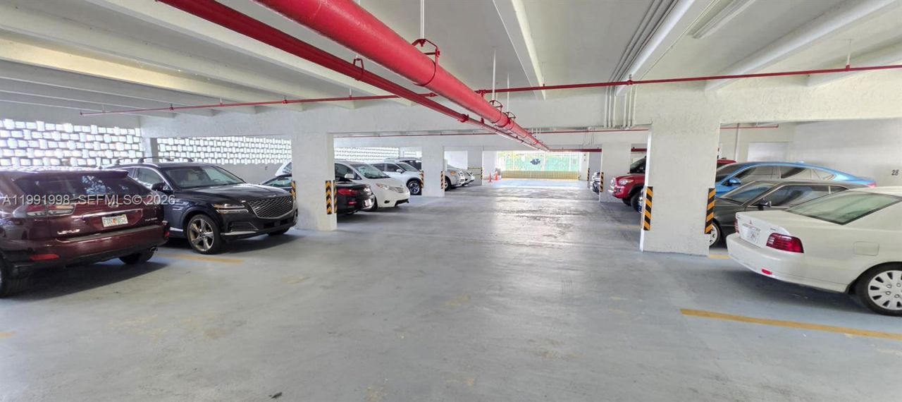 17900 N Bay Rd, Unit 408, Sunny Isles Beach, FL 33160 Photo