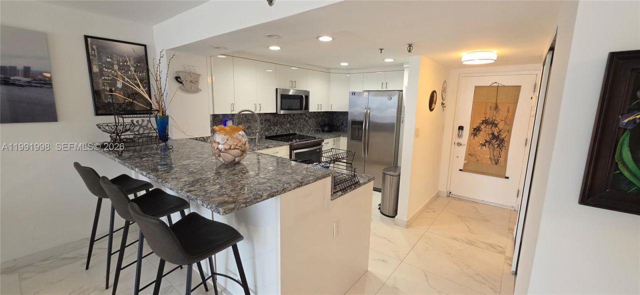 17900 N Bay Rd, Unit 408, Sunny Isles Beach, FL 33160 Photo