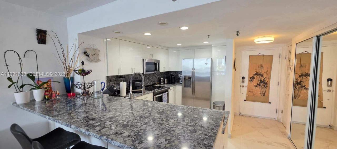 17900 N Bay Rd , Unit 408, Sunny Isles Beach, FL 33160 Photo