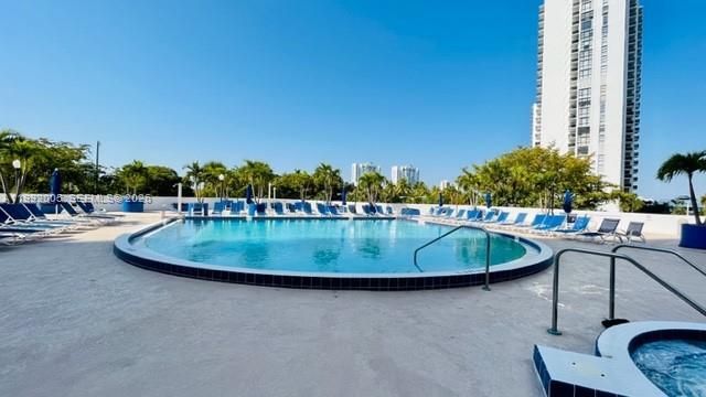 3731 N Country Club Dr, Unit 2225, Aventura, FL 33180 Photo