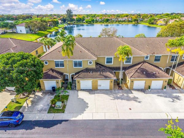 12158 SW 5th Ct , Pembroke Pines, FL 33025