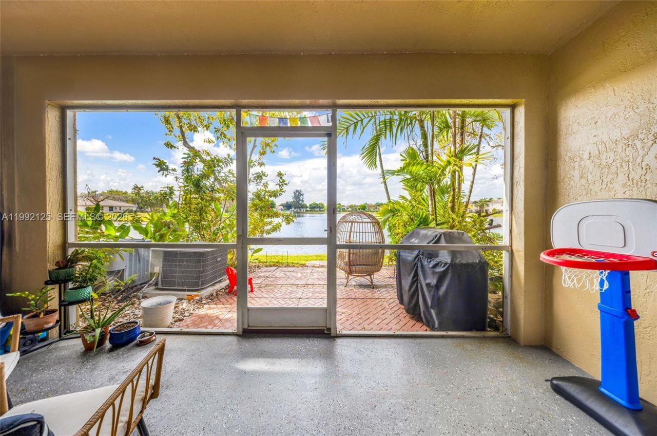 12158 SW 5th Ct , Pembroke Pines, FL 33025 Photo