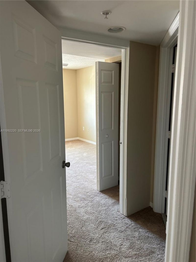 4175 N Haverhill Rd, Unit 906, West Palm Beach, FL 33417 Photo