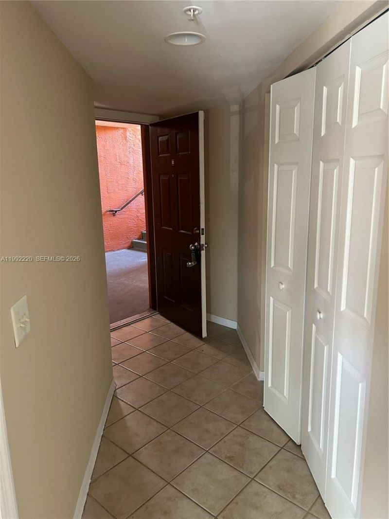 4175 N Haverhill Rd, Unit 906, West Palm Beach, FL 33417 Photo