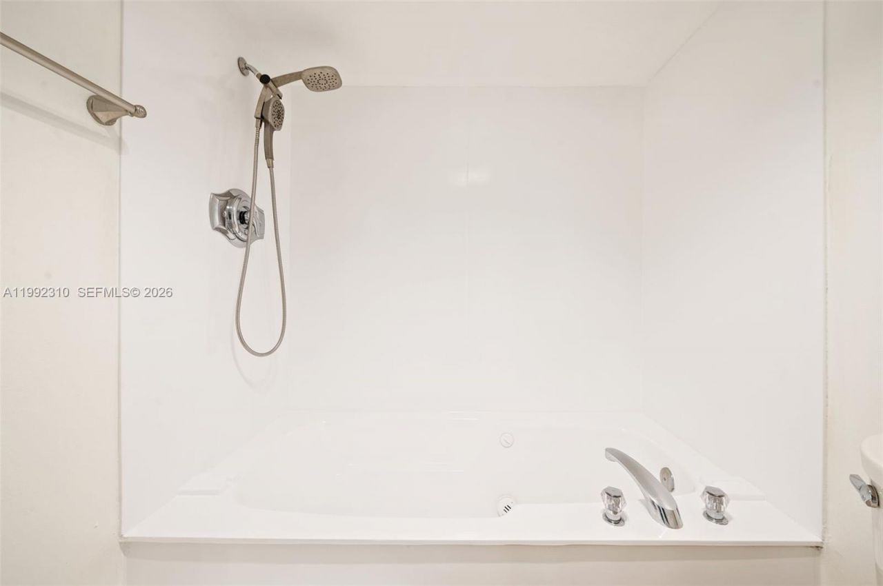 520 Brickell Key Dr , Unit A1712, Miami, FL 33131 Photo