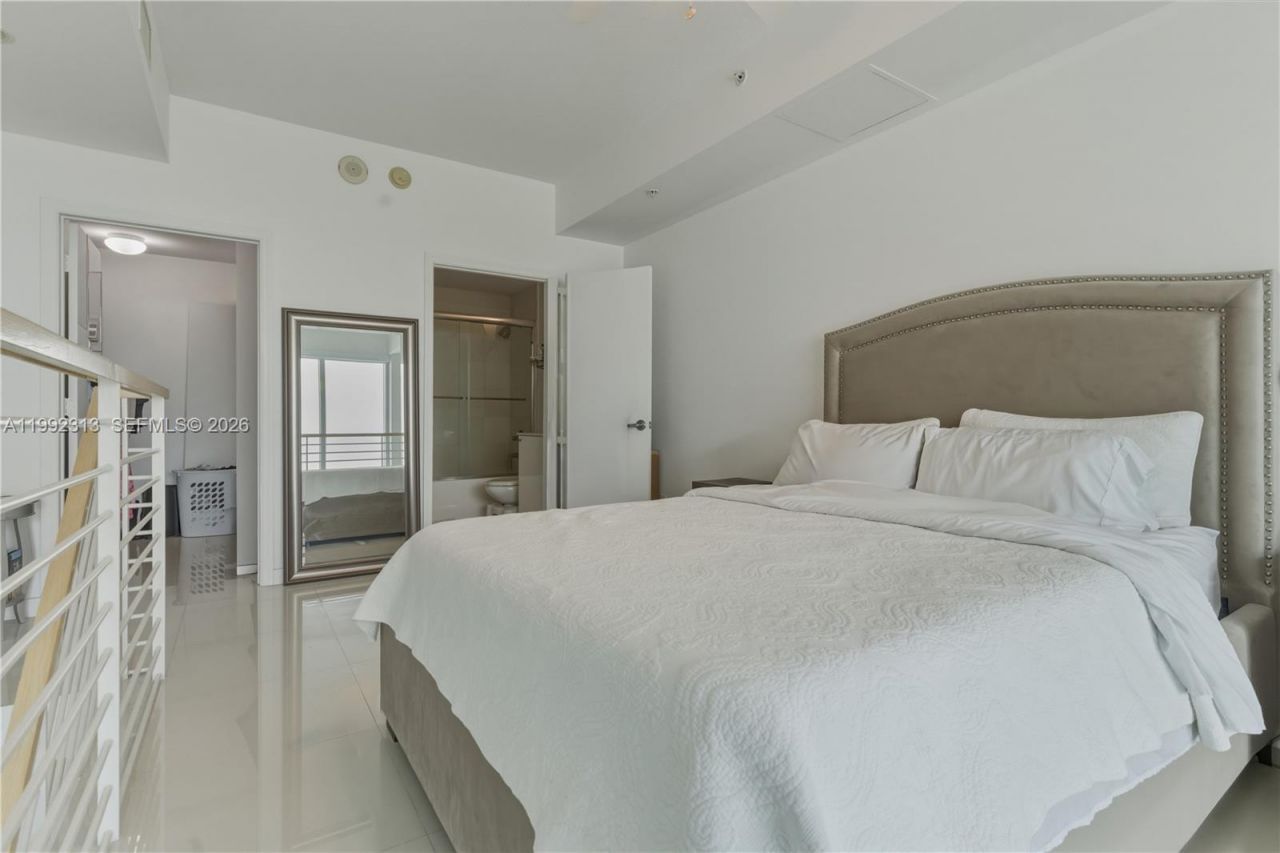 60 SW 13th St , Unit 2805, Miami, FL 33130 Photo