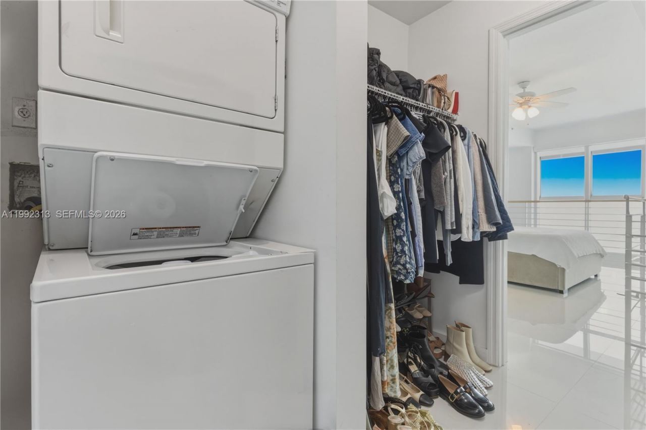 60 SW 13th St , Unit 2805, Miami, FL 33130 Photo