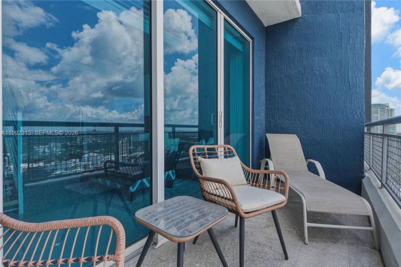 60 SW 13th St , Unit 2805, Miami, FL 33130 Photo