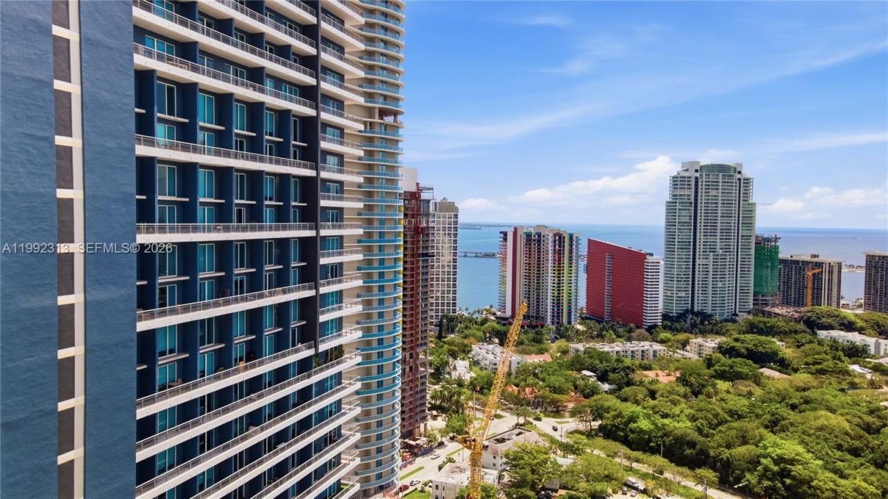 60 SW 13th St , Unit 2805, Miami, FL 33130 Photo