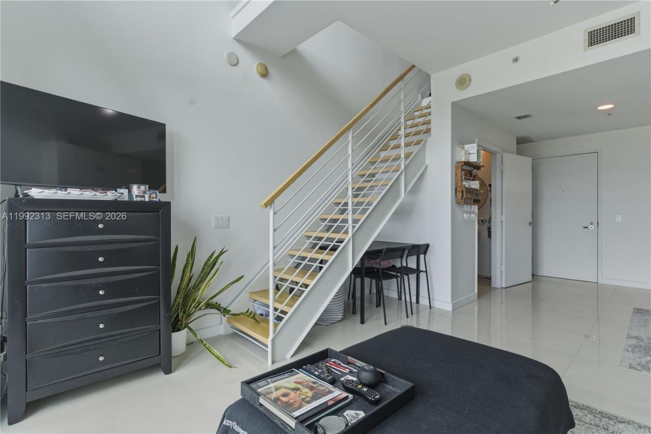 60 SW 13th St , Unit 2805, Miami, FL 33130 Photo