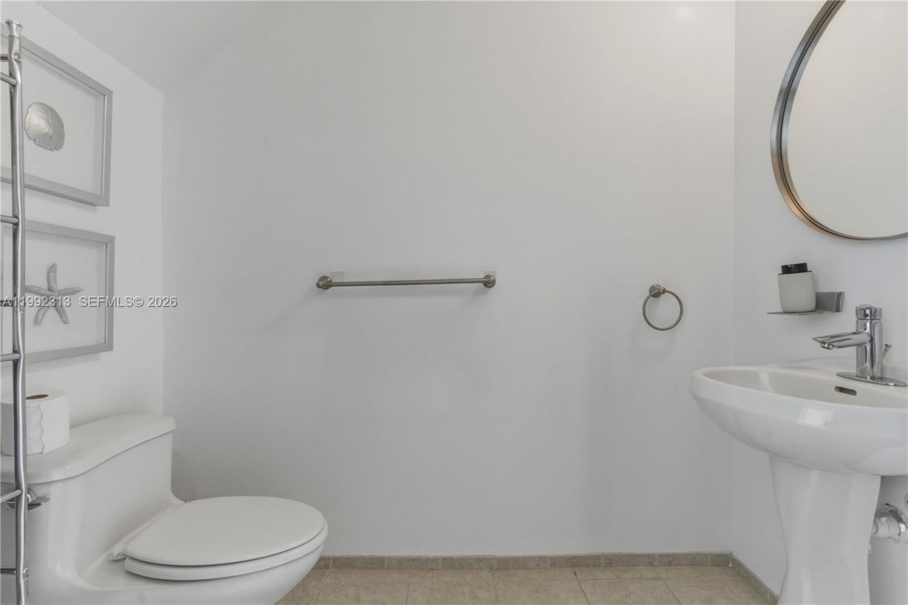 60 SW 13th St , Unit 2805, Miami, FL 33130 Photo