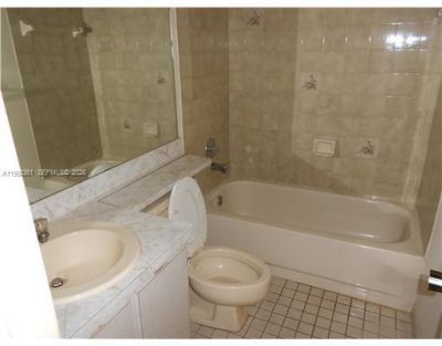 4131 W 18th Ct, Unit 4131, Hialeah, FL 33012 Photo