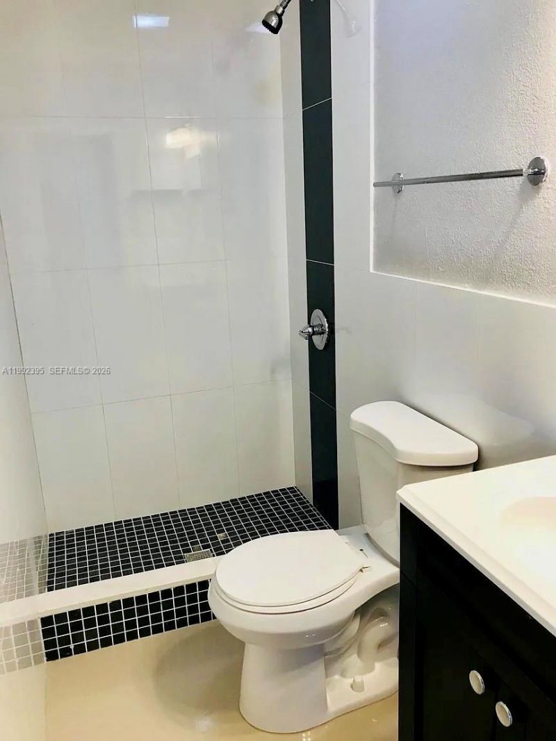 535 NE 68th St , Unit 1, Miami, FL 33138 Photo