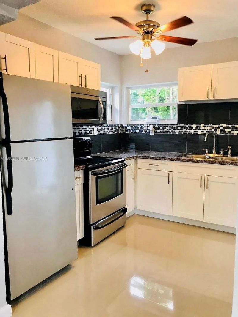 535 NE 68th St , Unit 1, Miami, FL 33138 Photo