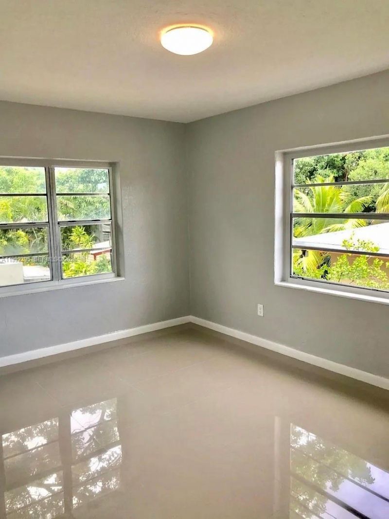 535 NE 68th St , Unit 1, Miami, FL 33138 Photo